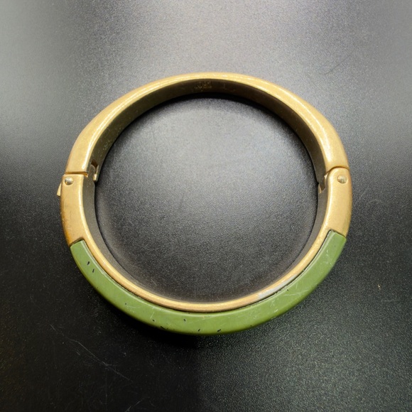 Cabi Jade Gold Tone clamper bangle bracelet - Picture 2 of 8